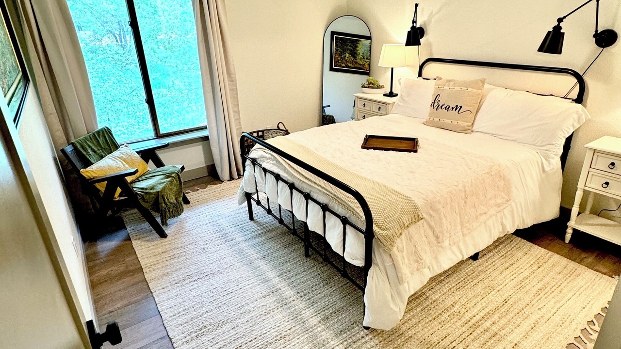 Photo of Bedroom in Skyway
