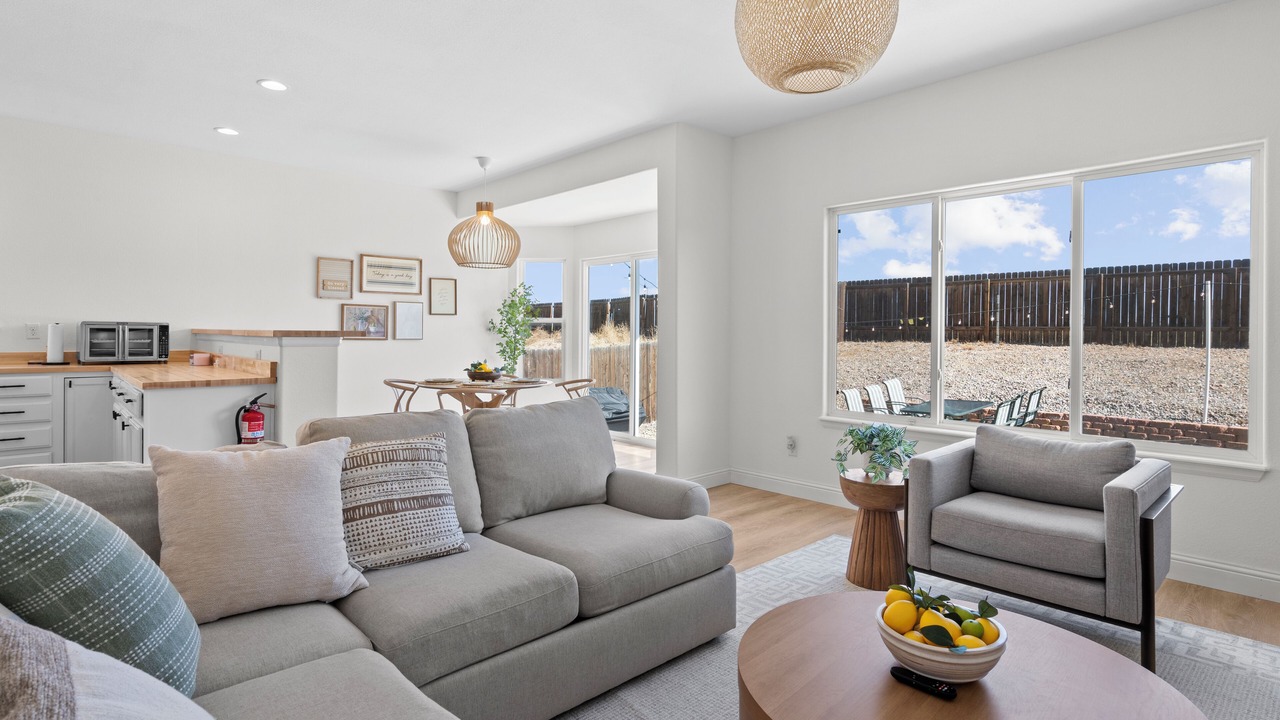 Photo of Livingroom in Security-Widefield