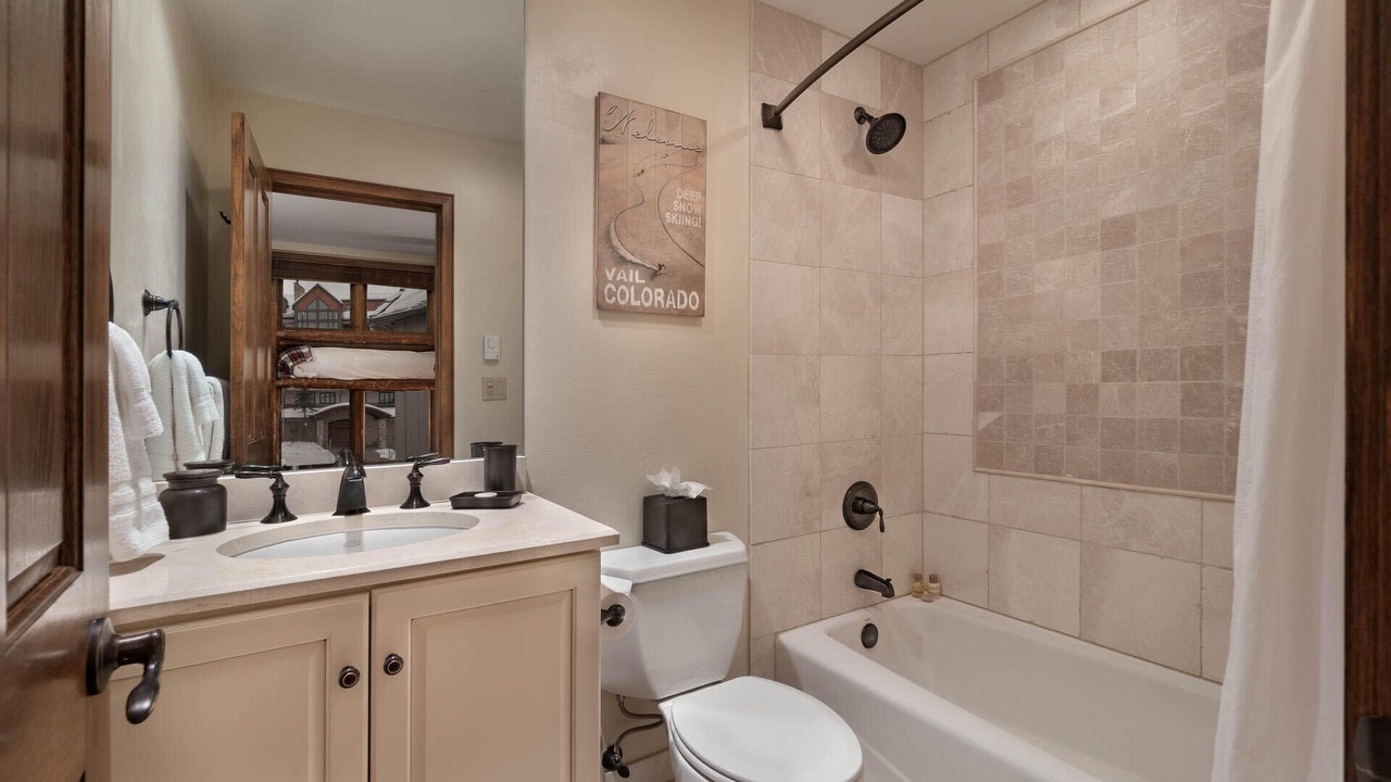 Photo of Bathroom in Highlands Townhomes