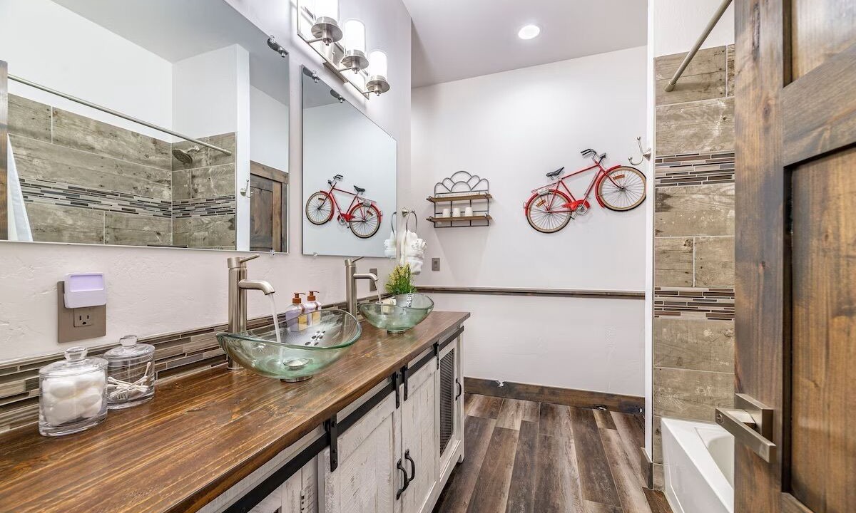 Photo of Bathroom in Dillon