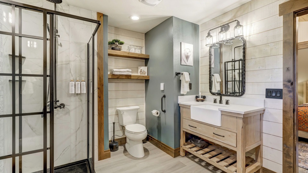 Photo of Bathroom in Woodland Park