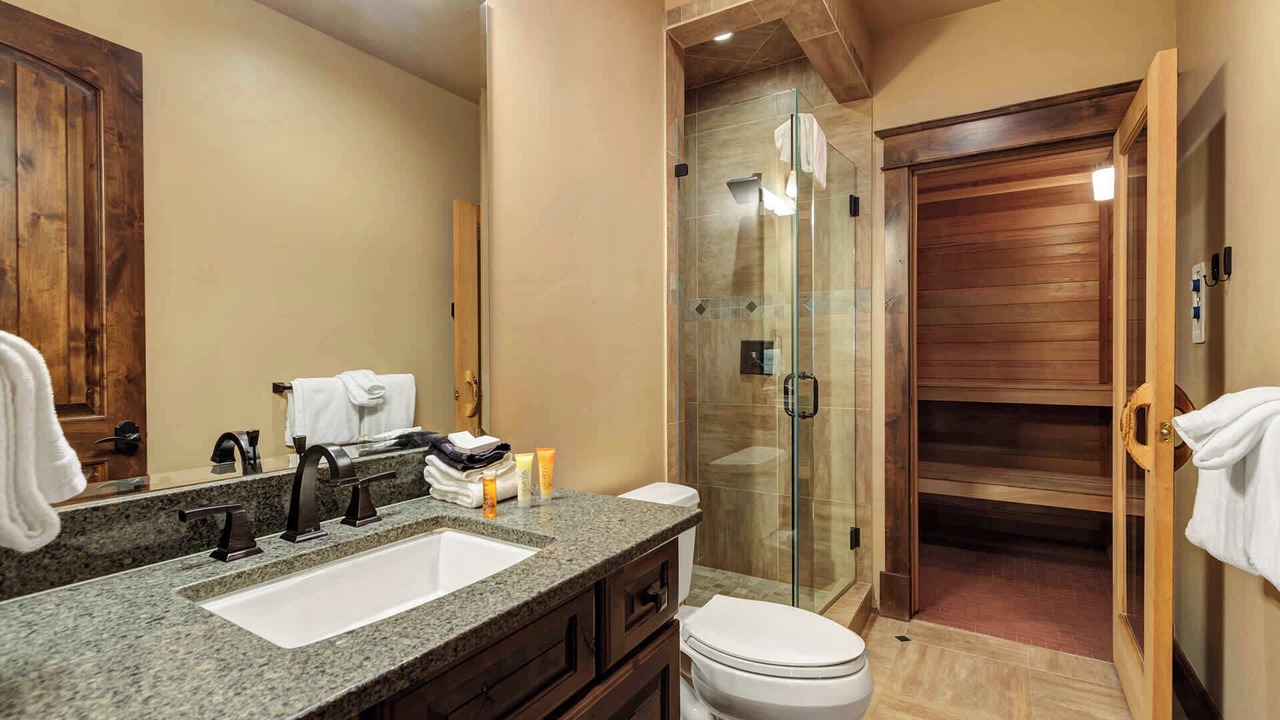 Photo of Bathroom in Boulder Ridge