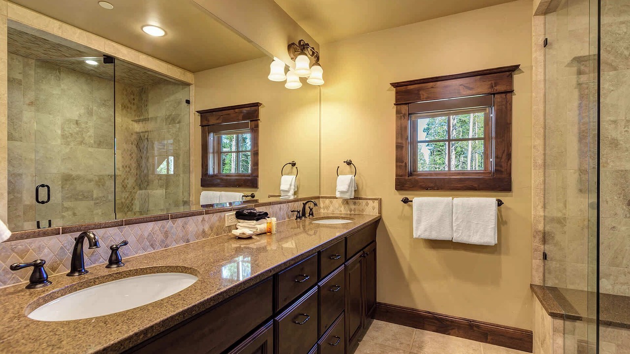 Photo of Bathroom in Boulder Ridge