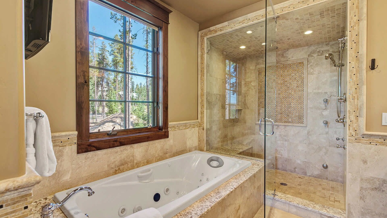 Photo of Bathroom in Boulder Ridge