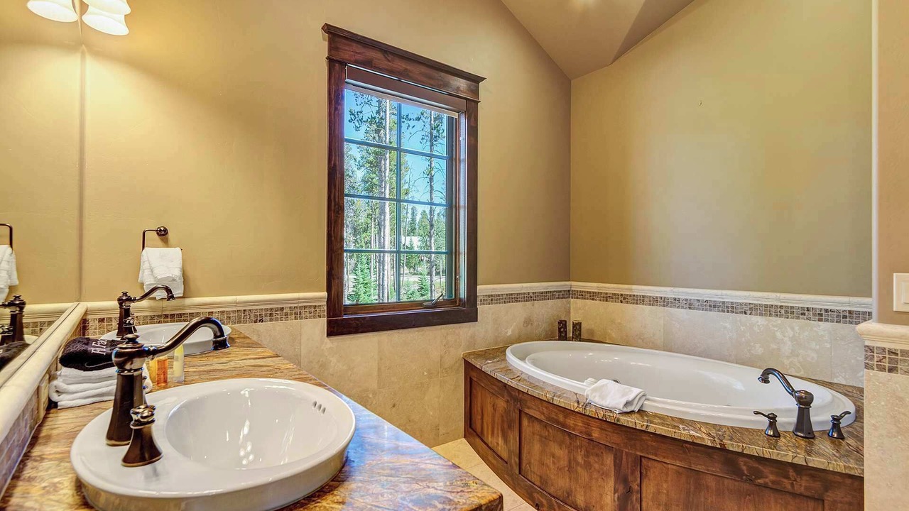 Photo of Bathroom in Boulder Ridge