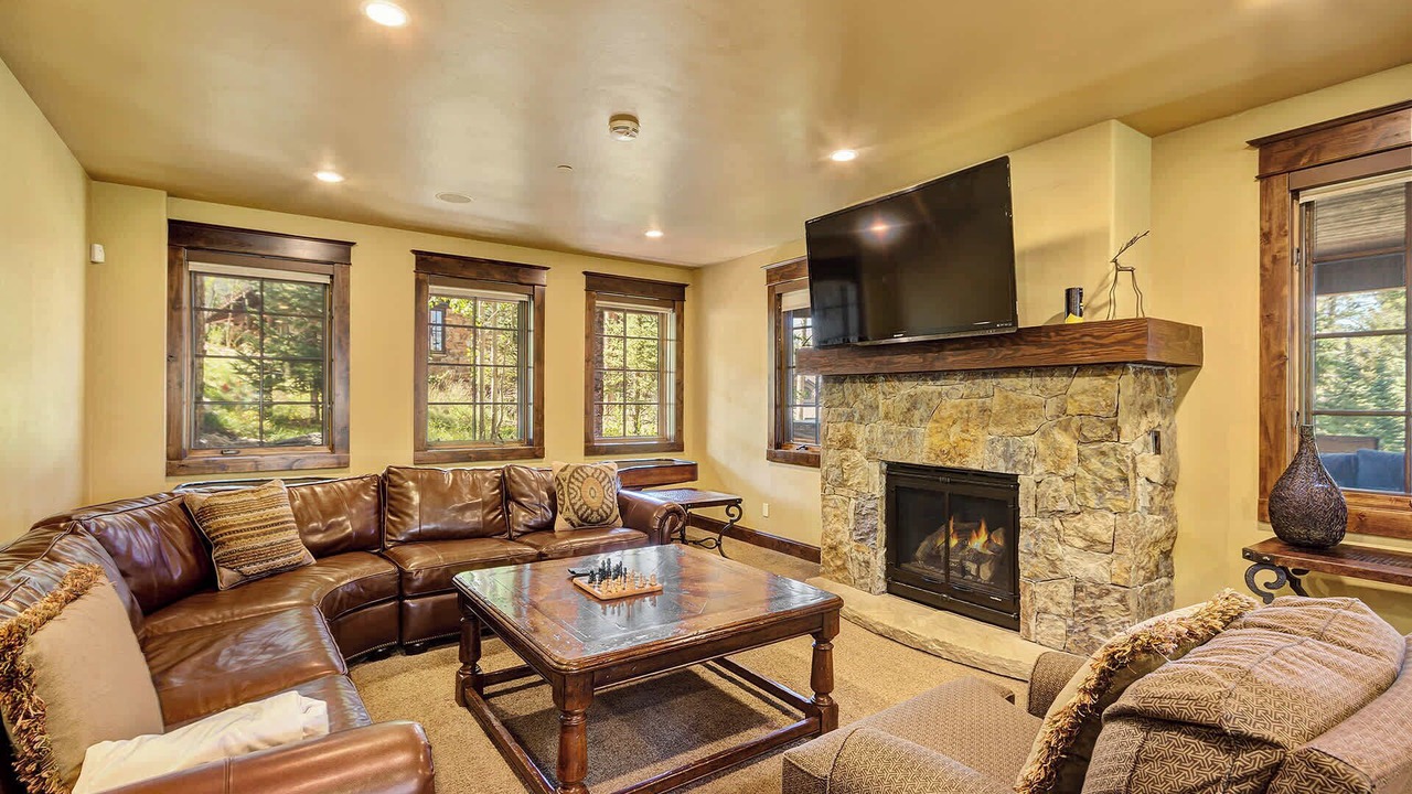 Photo of Livingroom in Boulder Ridge