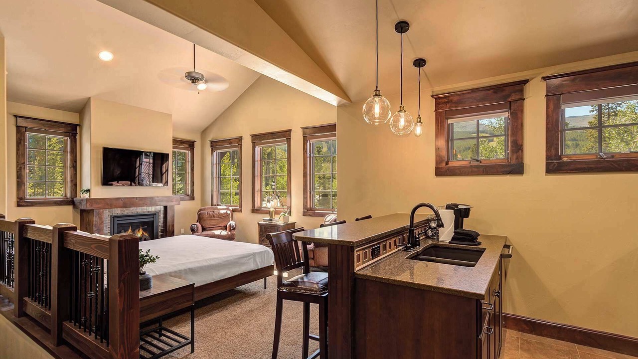 Photo of Livingroom in Boulder Ridge