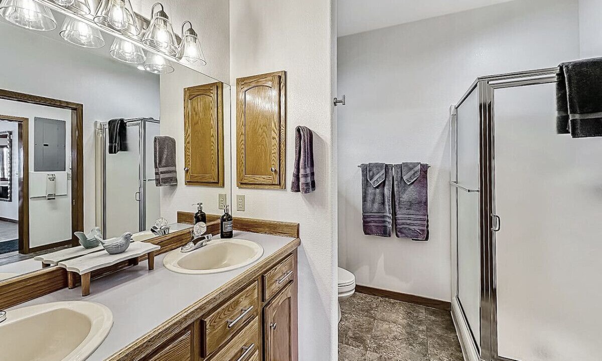 Photo of Bathroom in Lazear