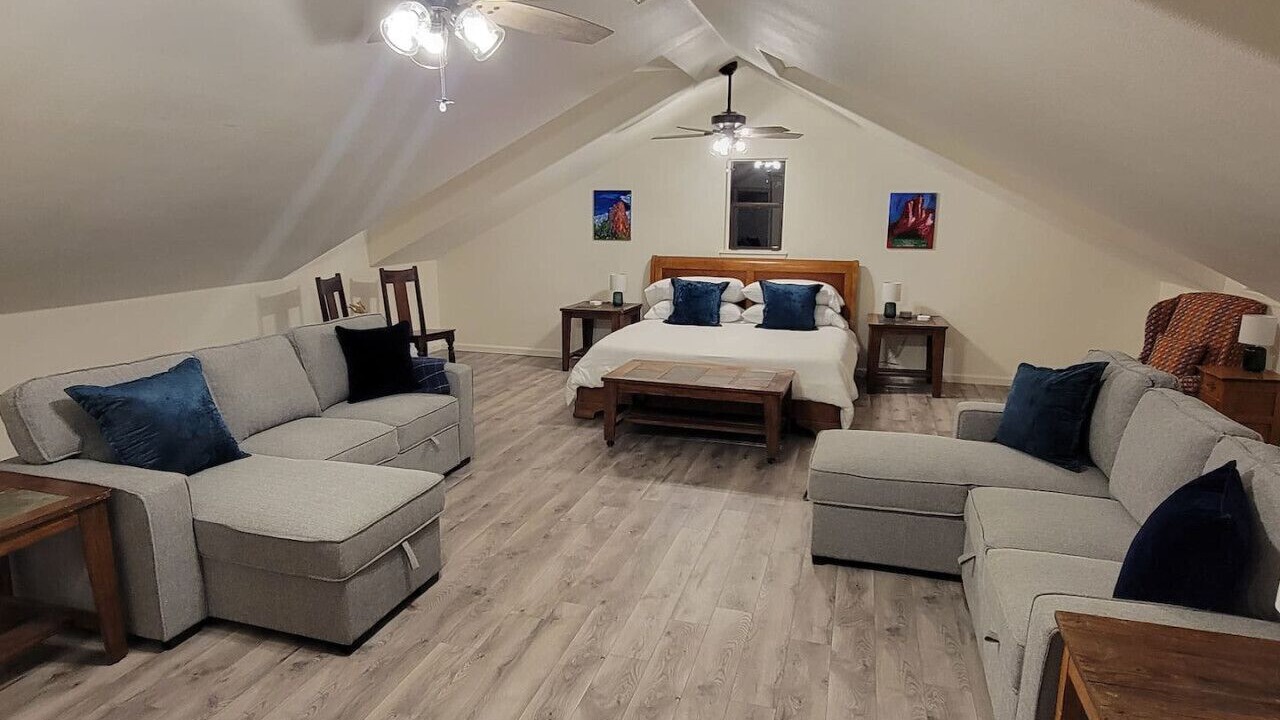 Photo of Livingroom in Lazear