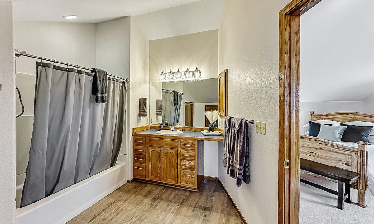 Photo of Bathroom in Lazear