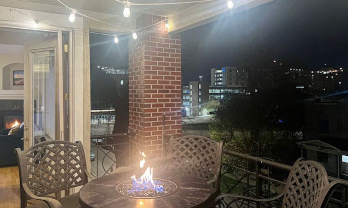 Photo of Outdoor in Uptown