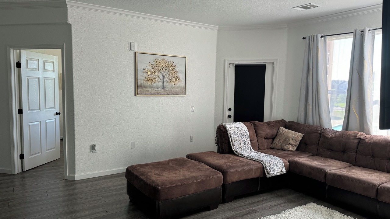 Photo of Livingroom in Aurora