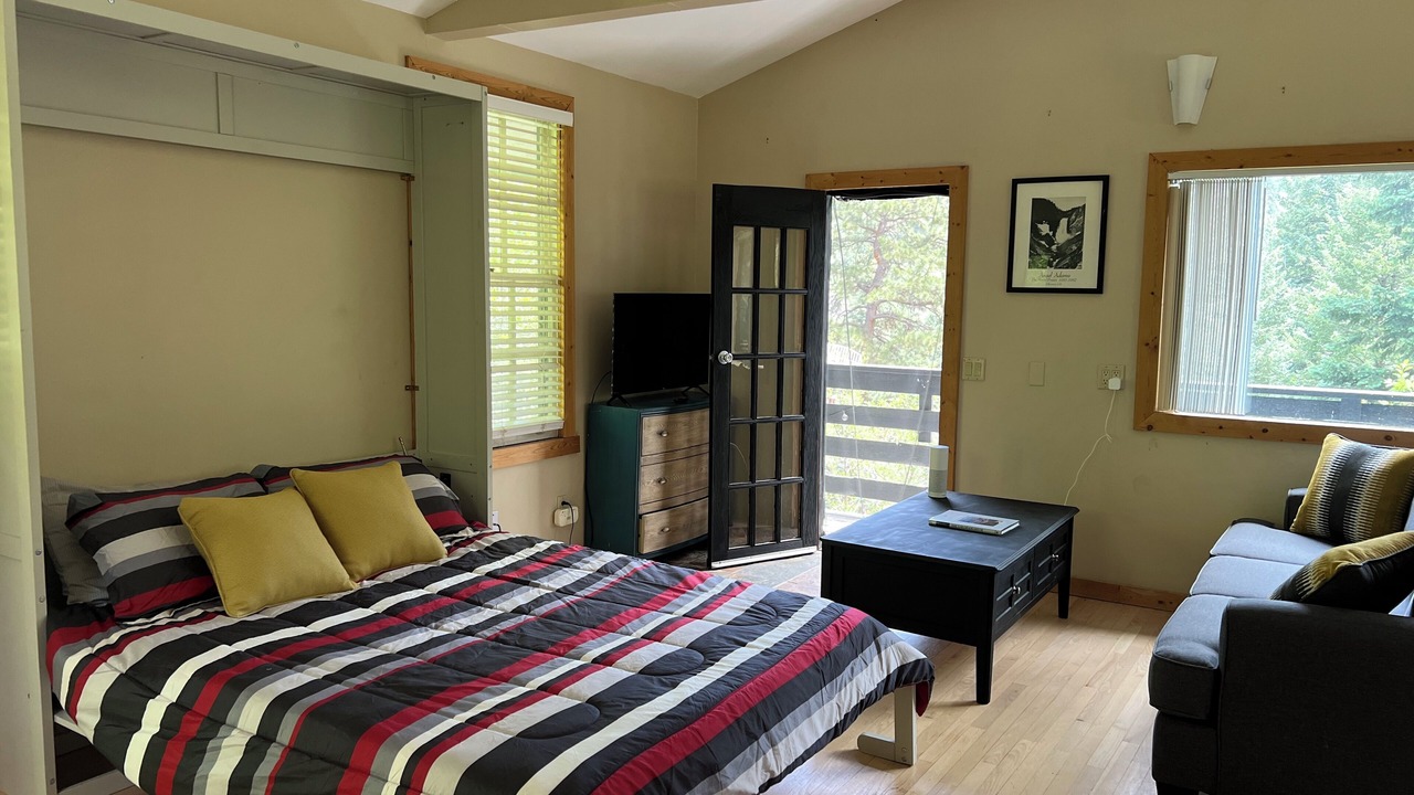 Photo of Bedroom in Indian Hills