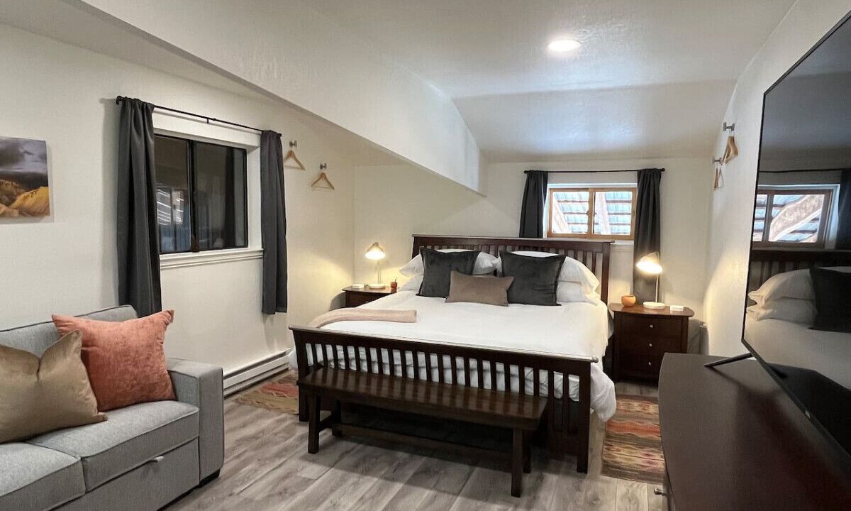 Photo of Bedroom in Lazear