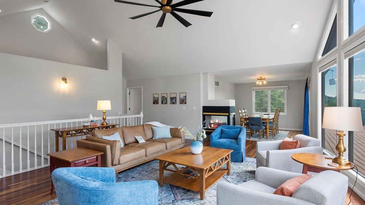 Photo of Livingroom in Bailey