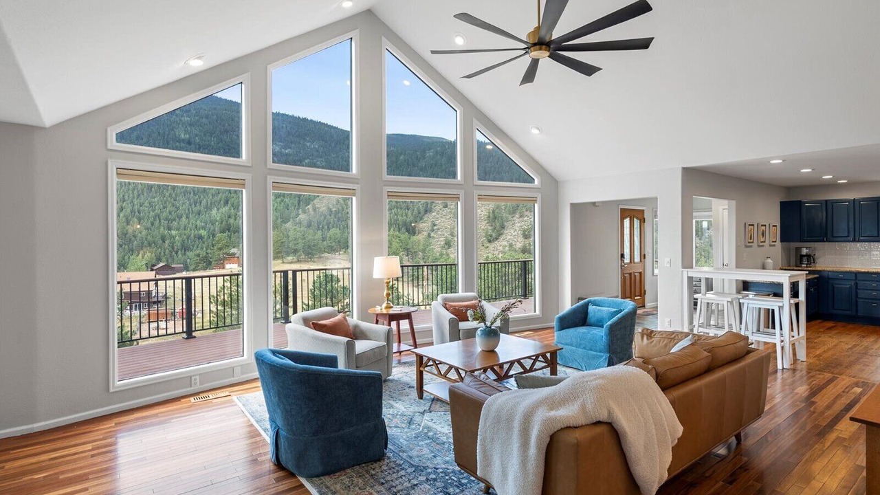 Photo of Livingroom in Bailey