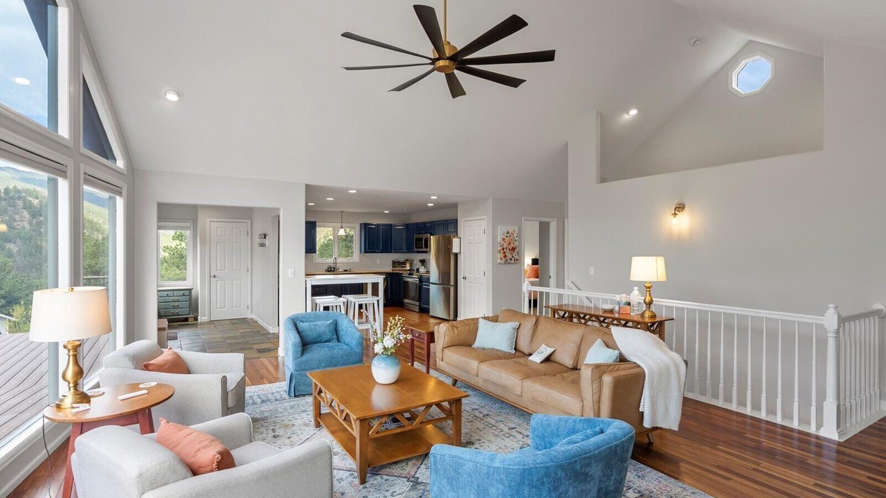 Photo of Livingroom in Bailey