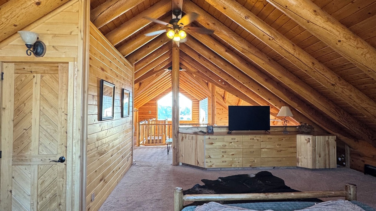 Photo of Bedroom in Hesperus