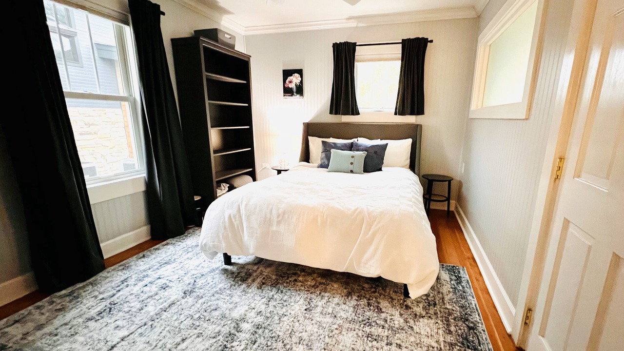Photo of Bedroom in University Park