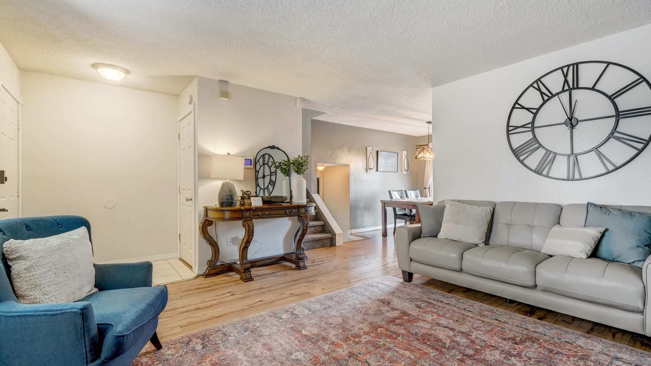 Photo of Livingroom in Security-Widefield