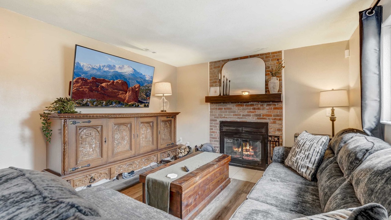 Photo of Livingroom in Security-Widefield