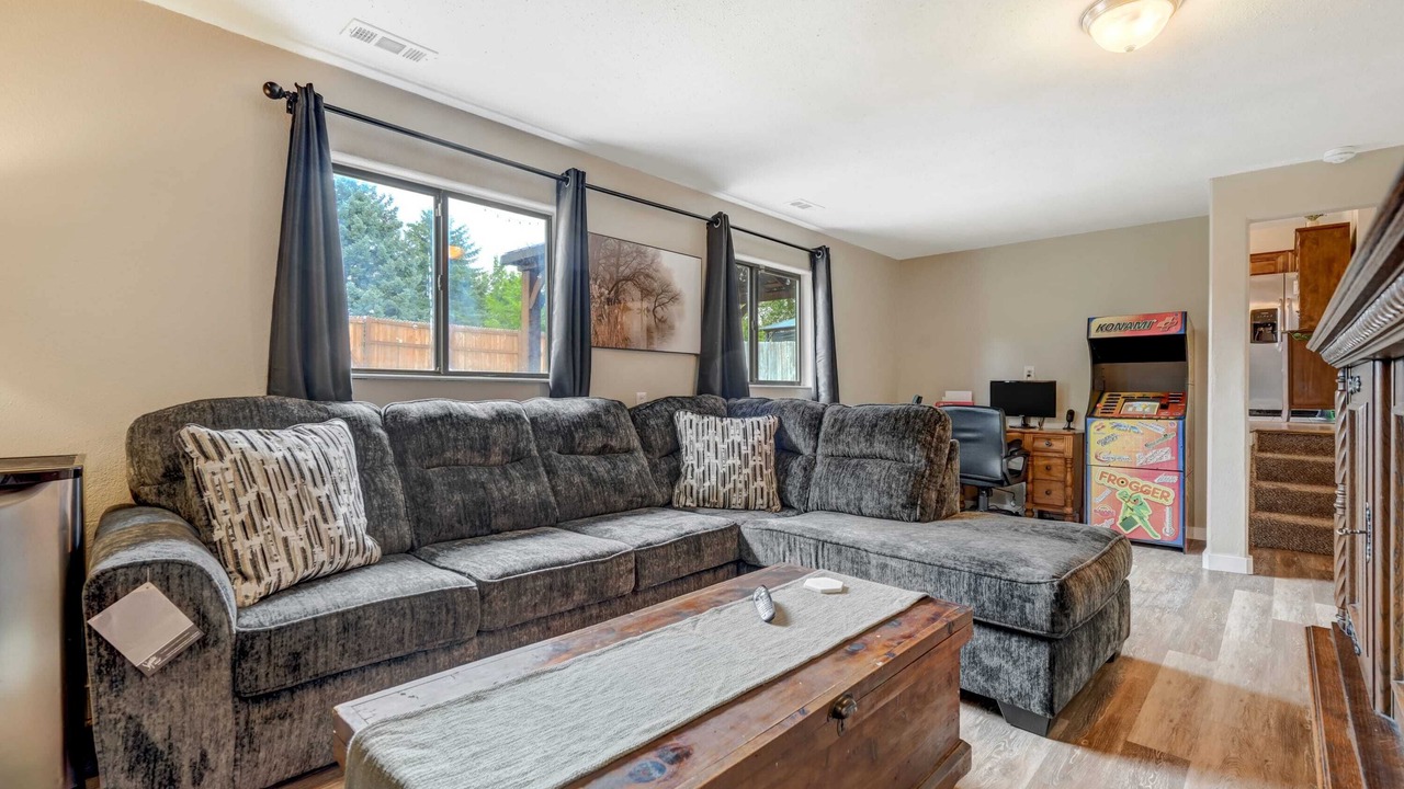 Photo of Livingroom in Security-Widefield