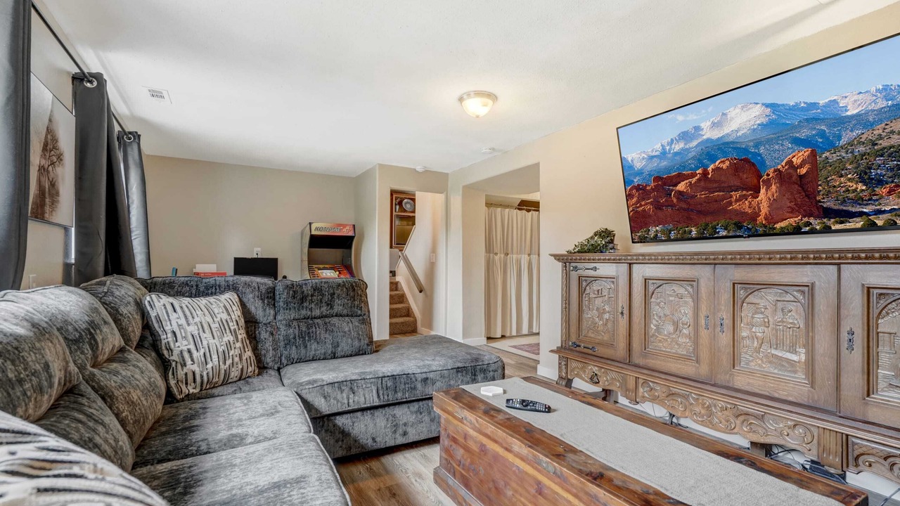 Photo of Livingroom in Security-Widefield