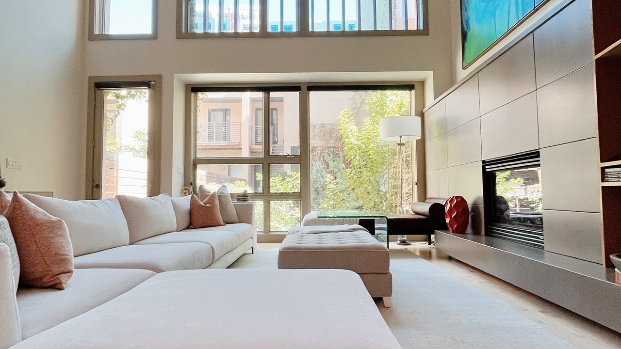 Photo of Livingroom in Civic Center