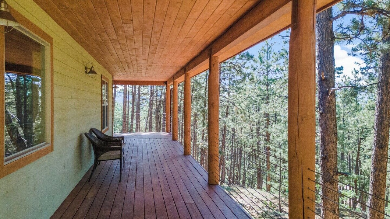 Photo of Patio Balcony in Forest Lakes