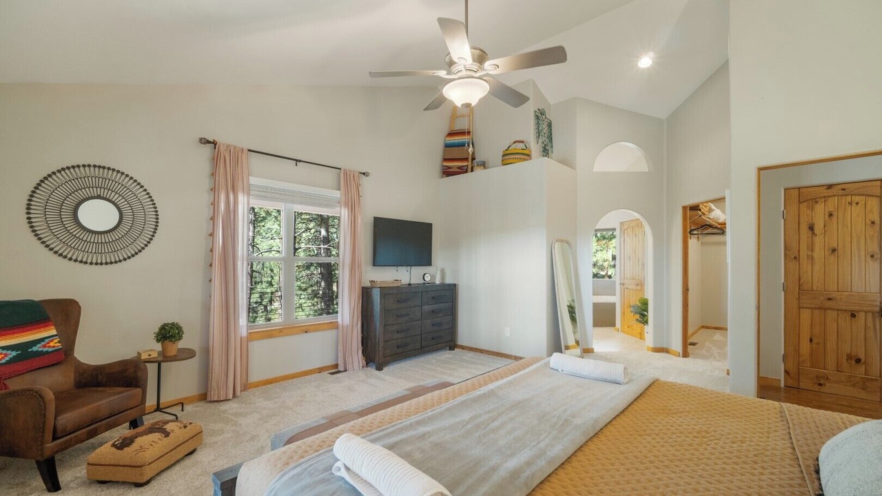 Photo of Bedroom in Forest Lakes