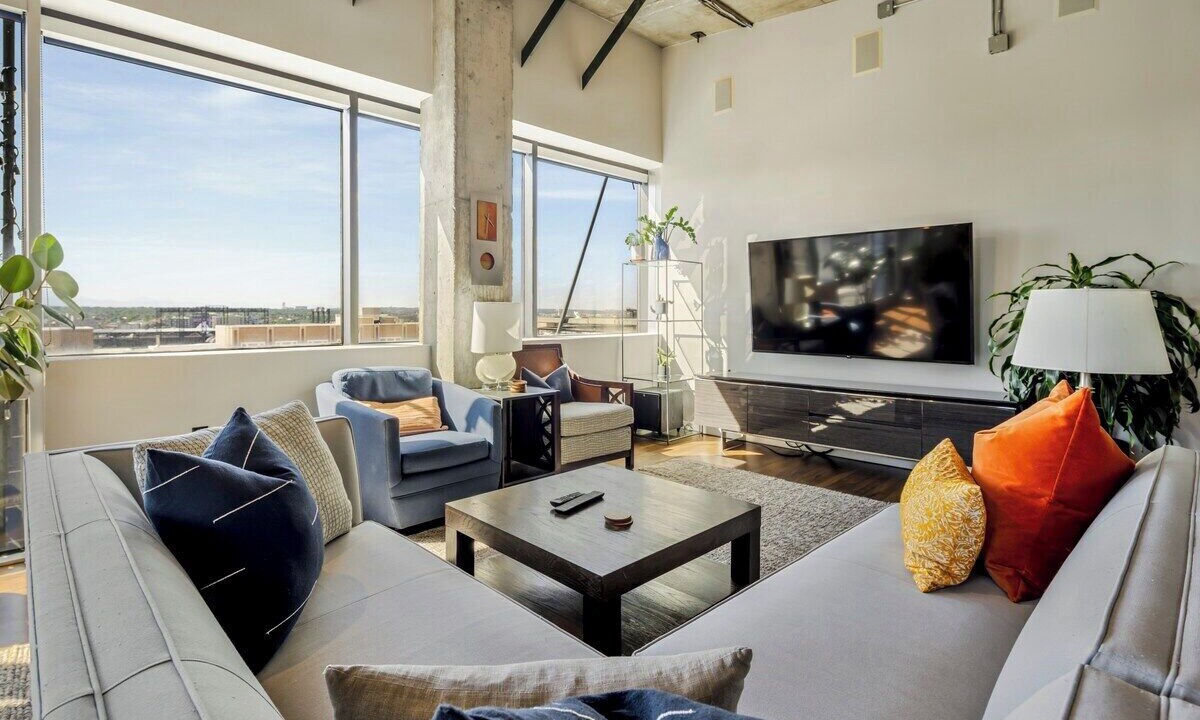 Photo of Livingroom in Ballpark
