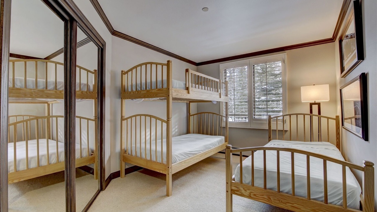 Photo of Bedroom in Highlands Townhomes