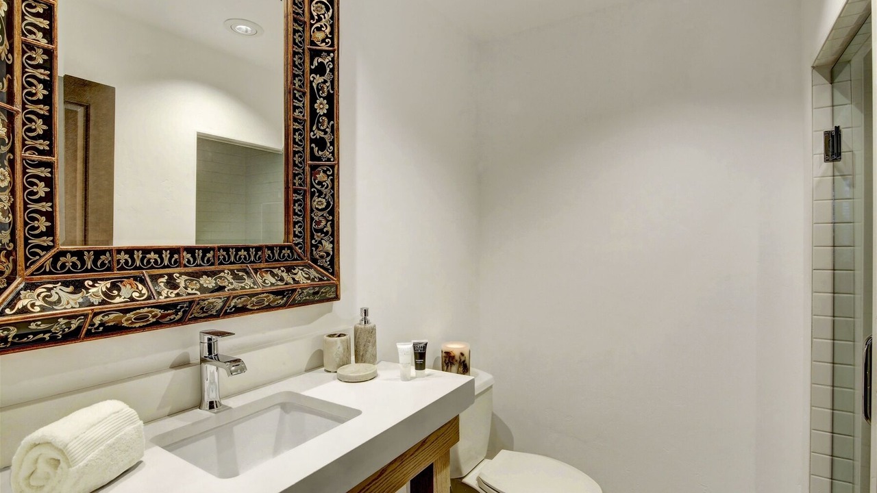 Photo of Bathroom in Highlands Townhomes