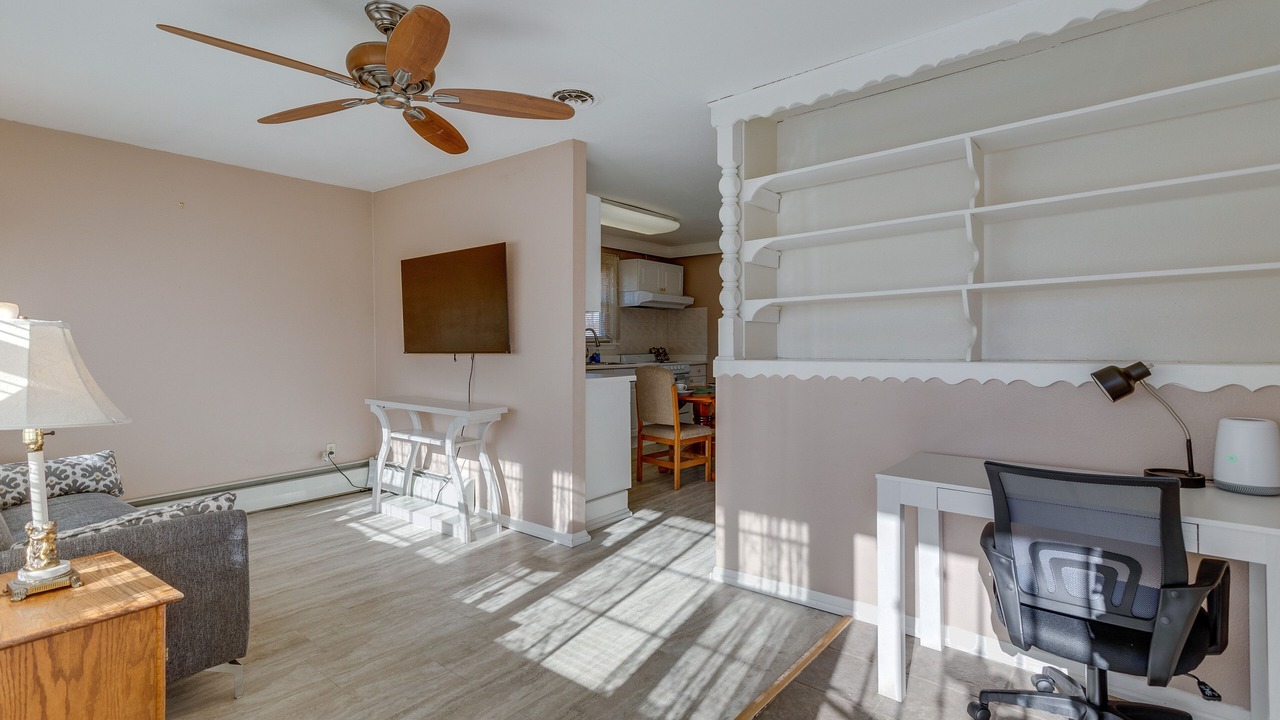 Photo of Livingroom in Aurora