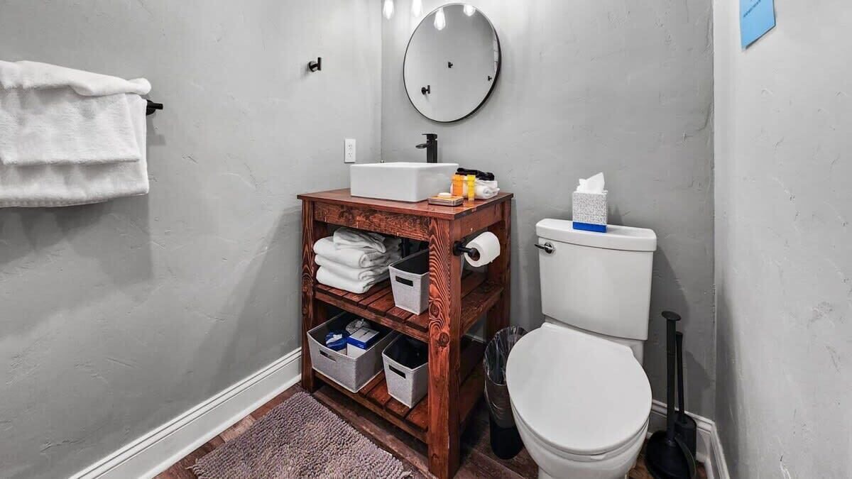Photo of Bathroom in Peak 8