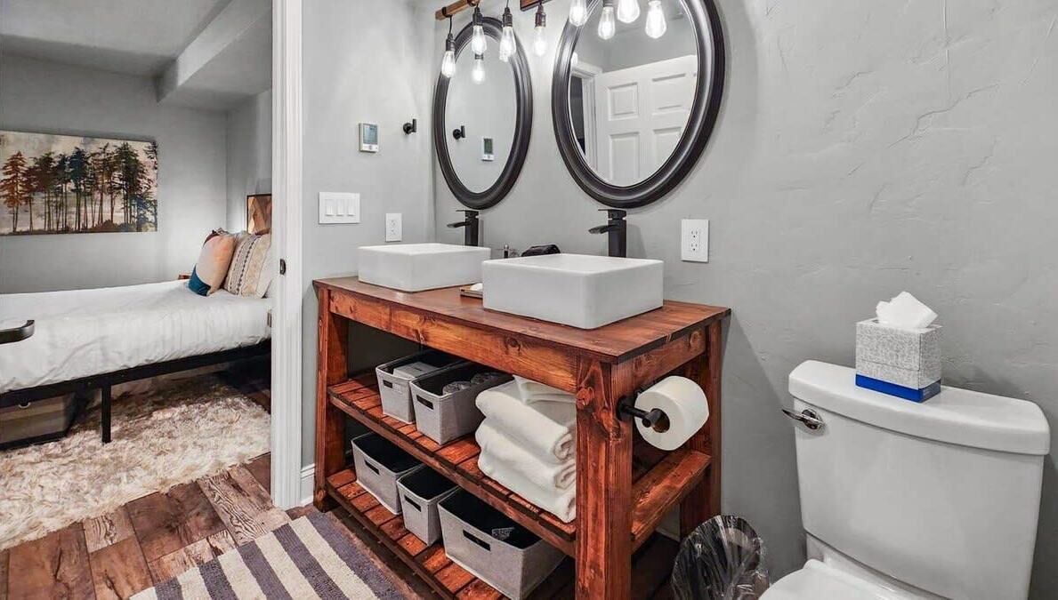 Photo of Bathroom in Peak 8