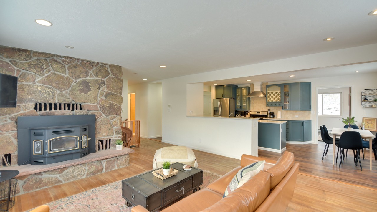 Photo of Livingroom in Conifer