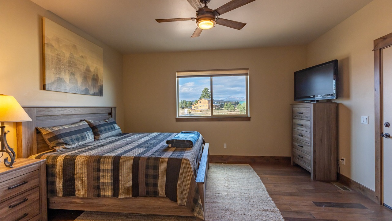 Photo of Bedroom in Lake Hatcher Park