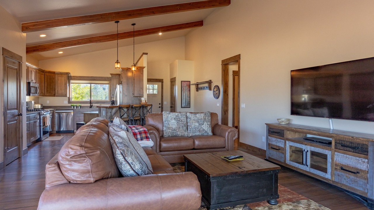Photo of Livingroom in Lake Hatcher Park