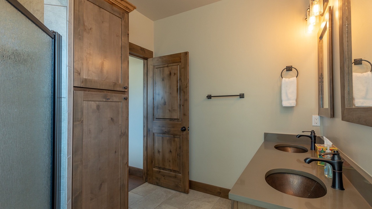 Photo of Bathroom in Lake Hatcher Park