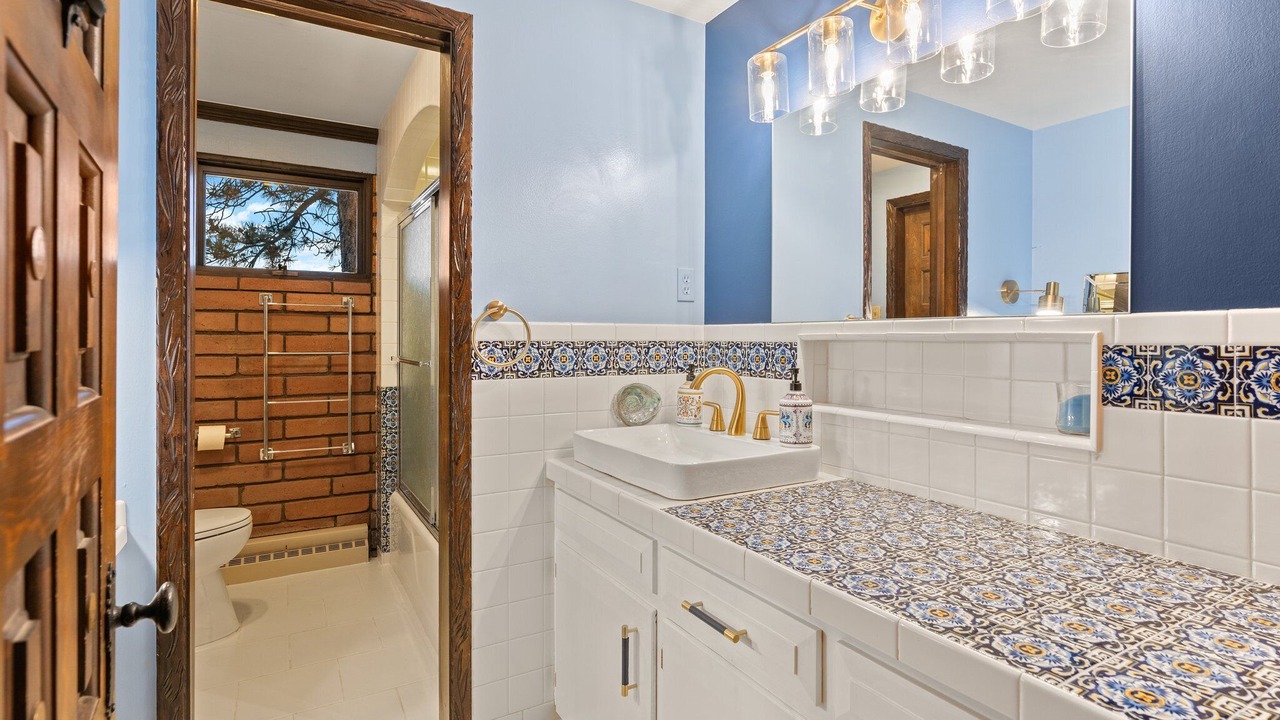 Photo of Bathroom in Golden