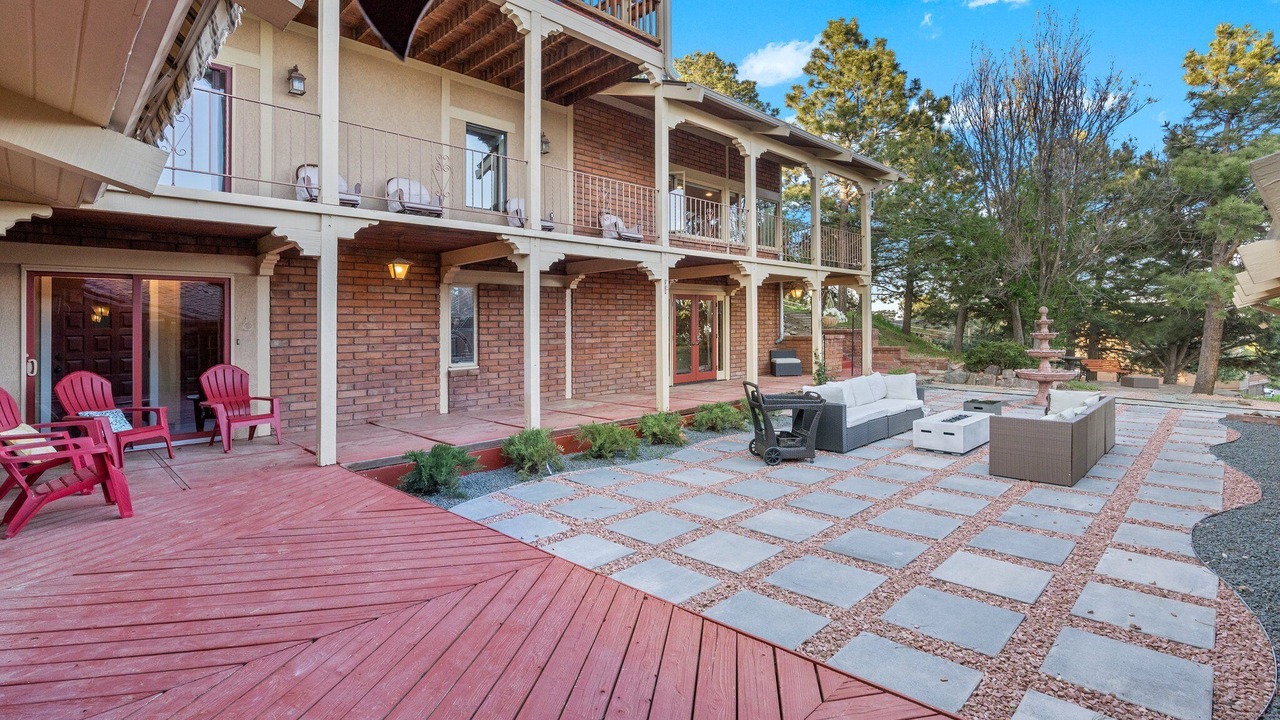 Photo of Outdoor in Golden