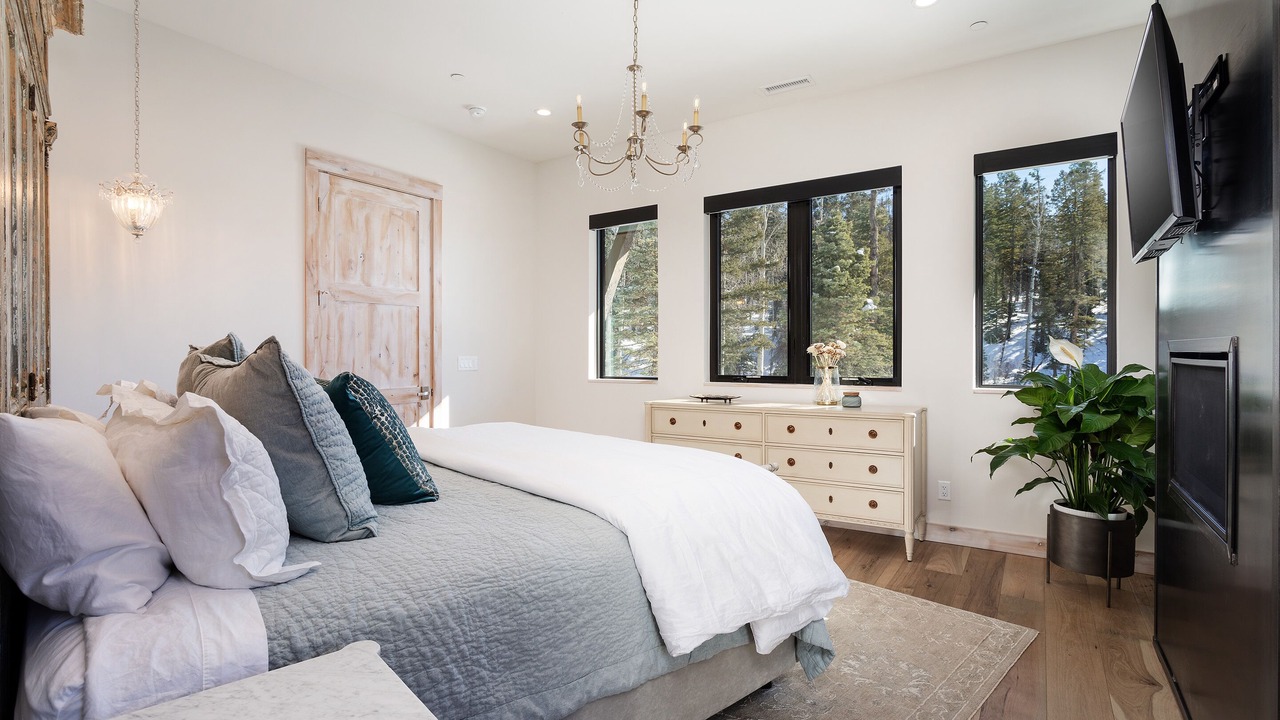 Photo of Bedroom in Columbine Lake
