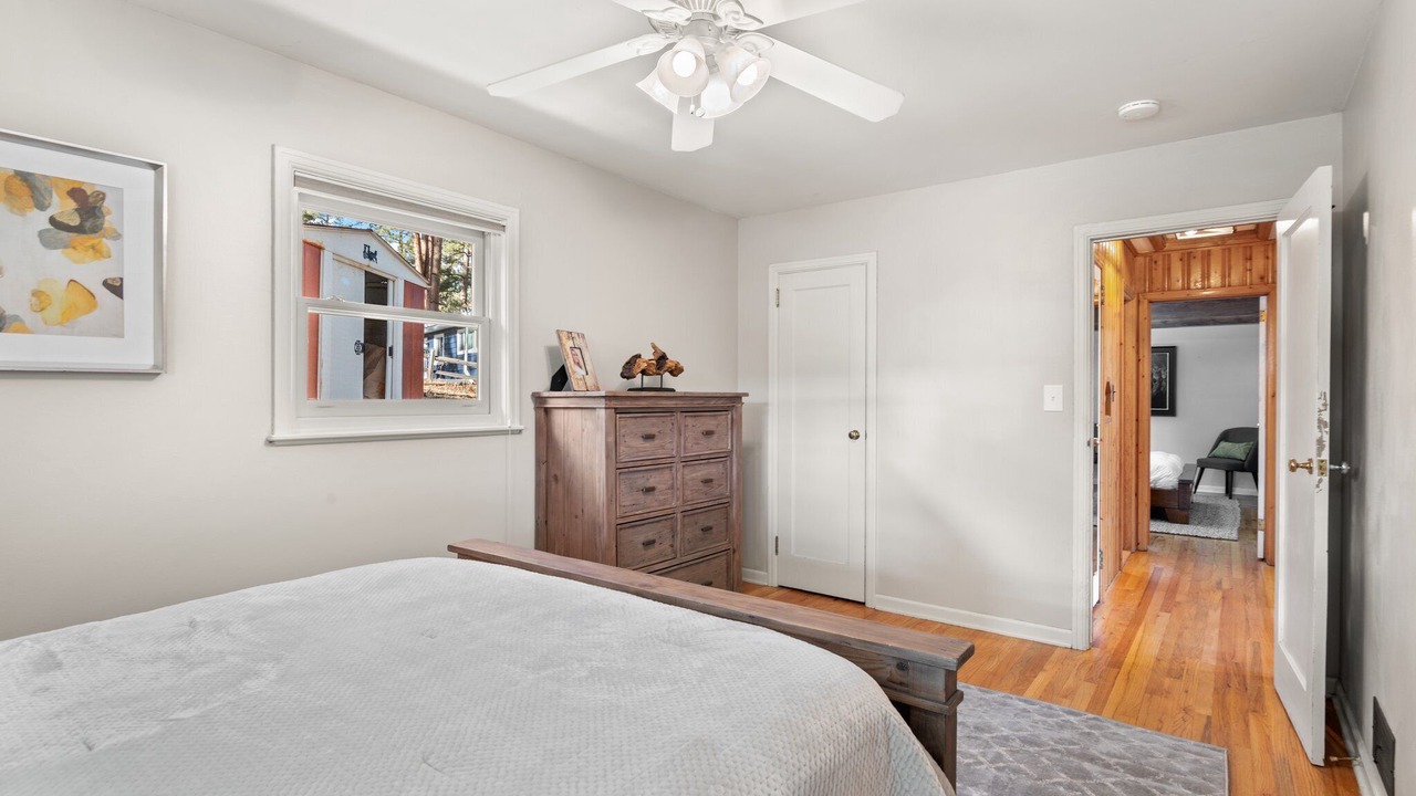 Photo of Bedroom in Kerr Gulch