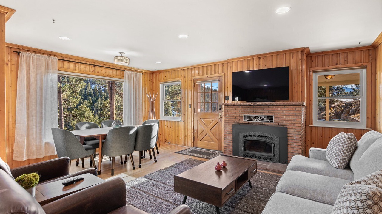 Photo of Livingroom in Kerr Gulch