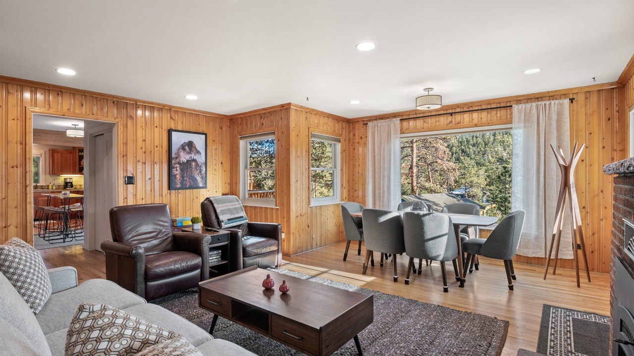 Photo of Livingroom in Kerr Gulch