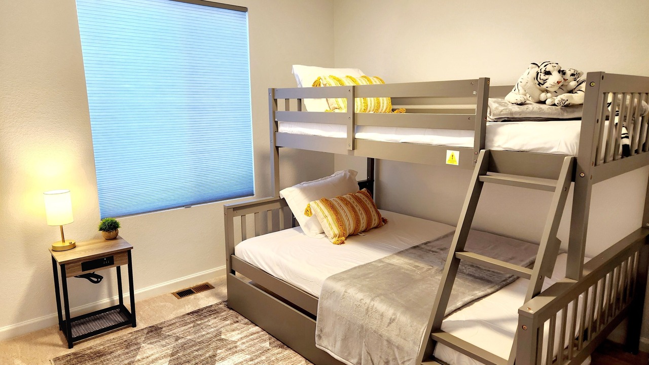 Photo of Bedroom in Castle Pines North