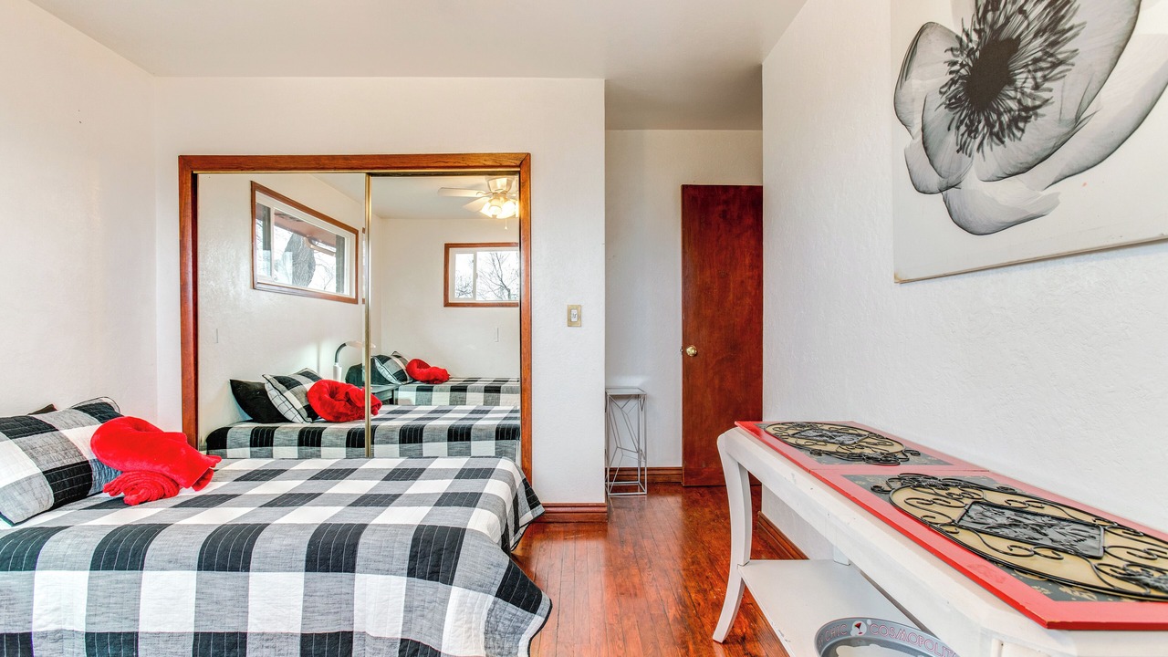 Photo of Bedroom in Twin Lakes