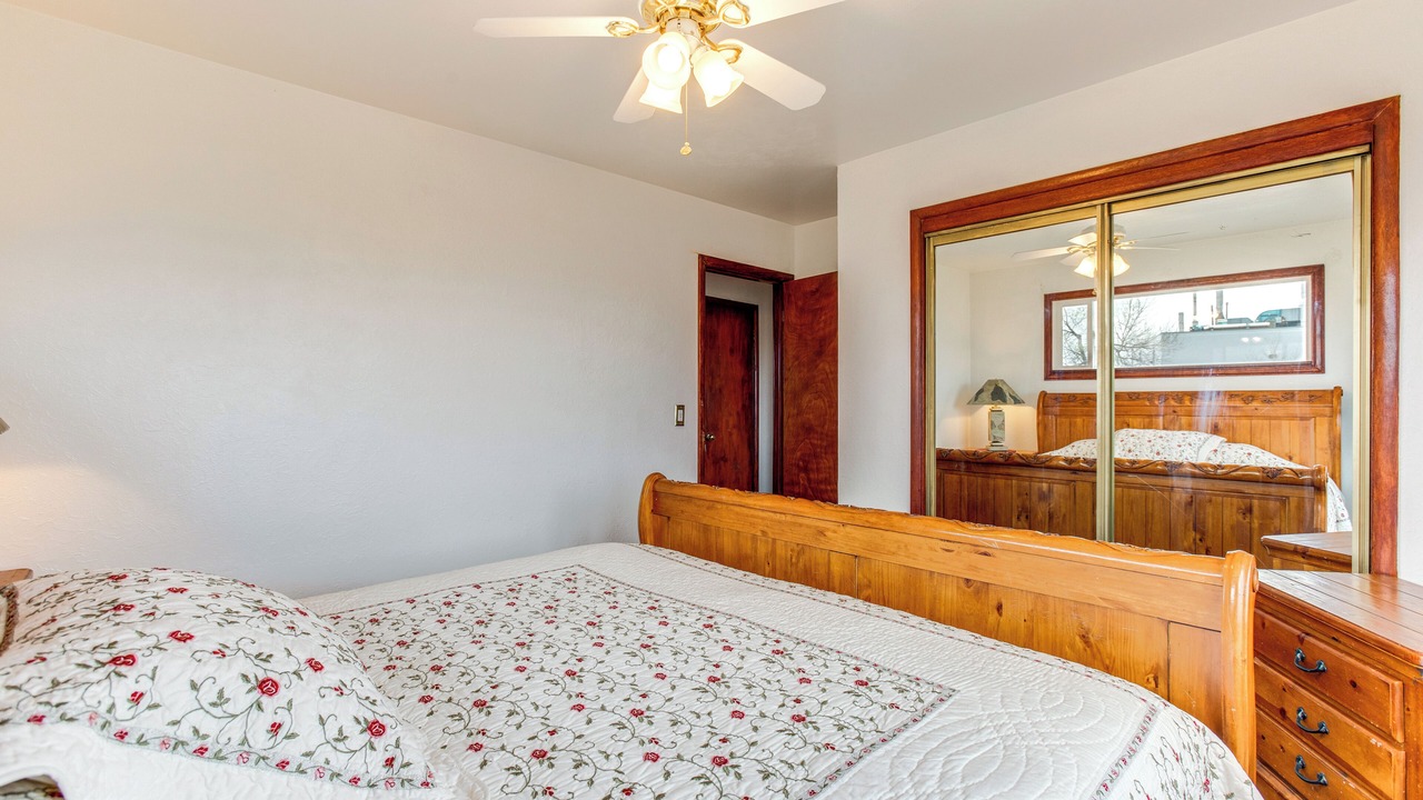 Photo of Bedroom in Twin Lakes