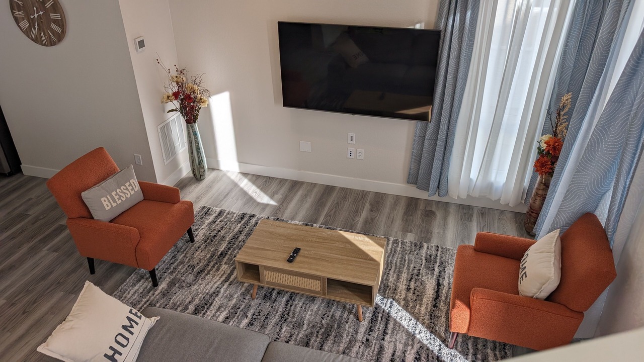 Photo of Livingroom in Rainbow Ridge